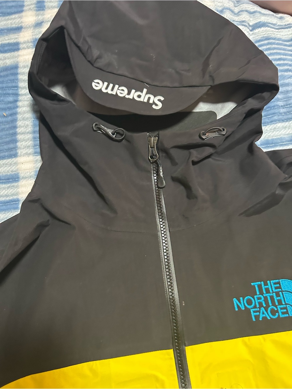 Supreme x The Northface Black and Yellow Taped Seam Shell Jacket - Picture 4 of 7